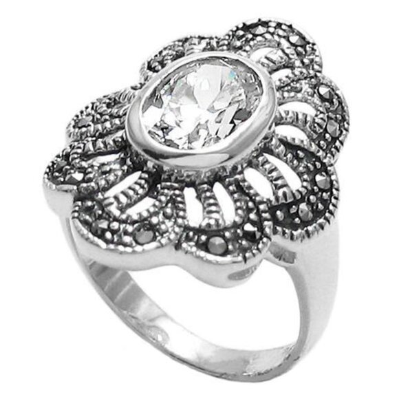 BEAUTIFUL MARCASITE FLOWER RING WITH CLEAR CZ CENTER STONE IN STERLING SILVER. - Picture 1 of 3